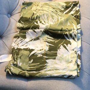 Giuliano’s Green and White Patterned scarve